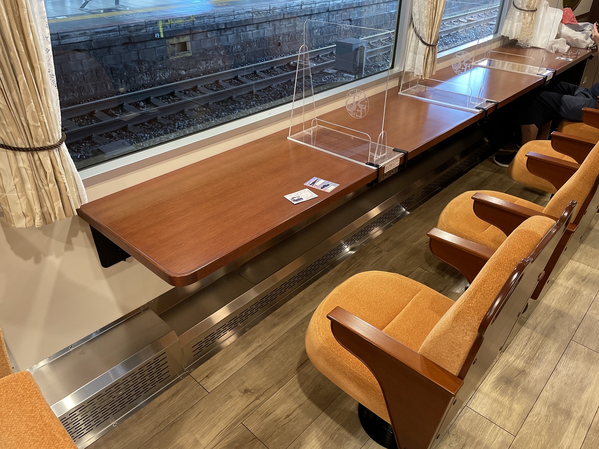 etSETOraのカウンター席