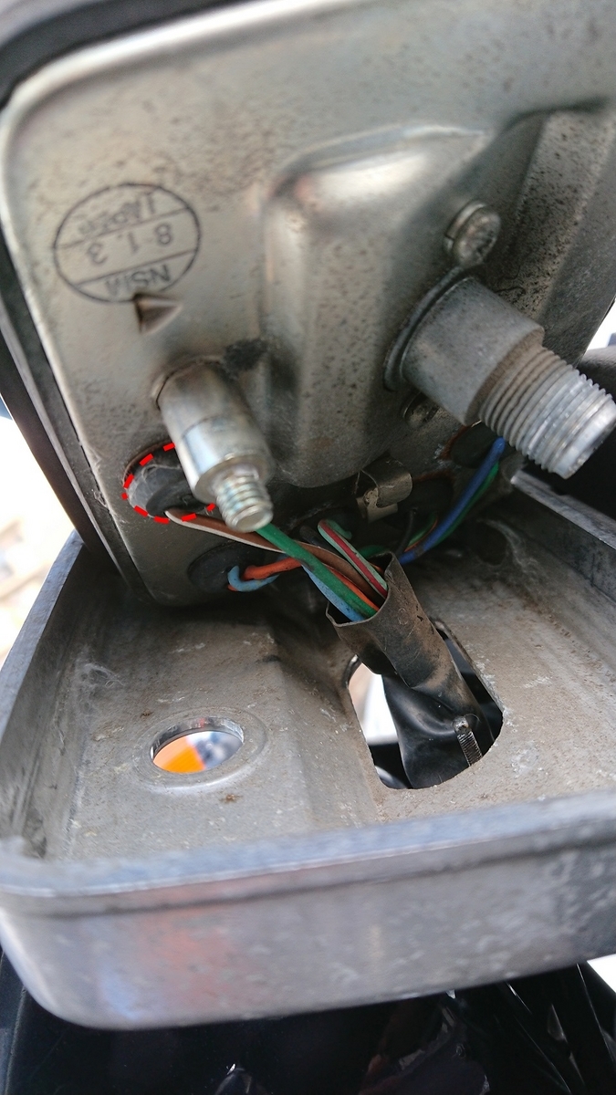 CD125Tのメーター裏