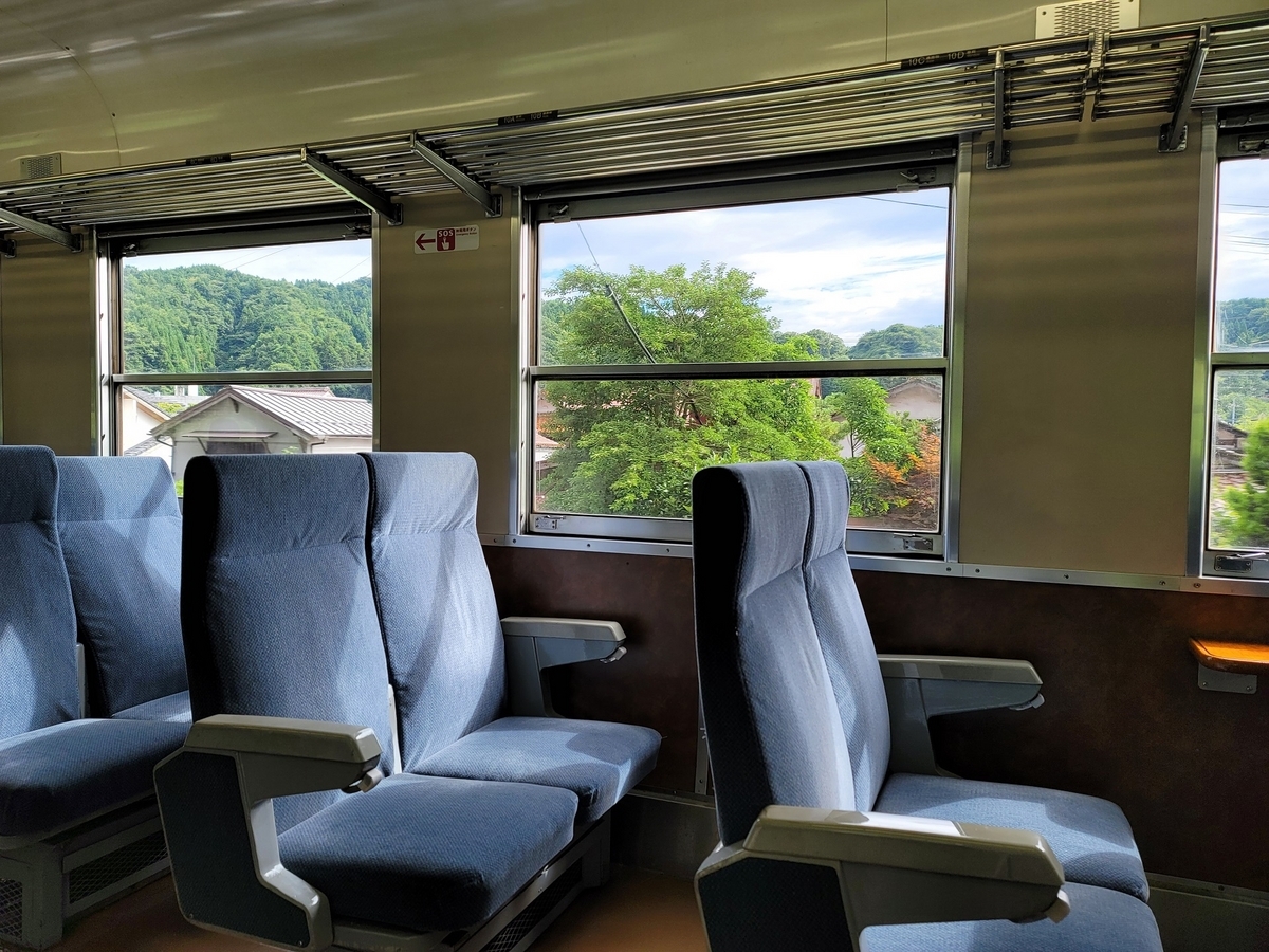 奥出雲おろち号の控え車の座席
